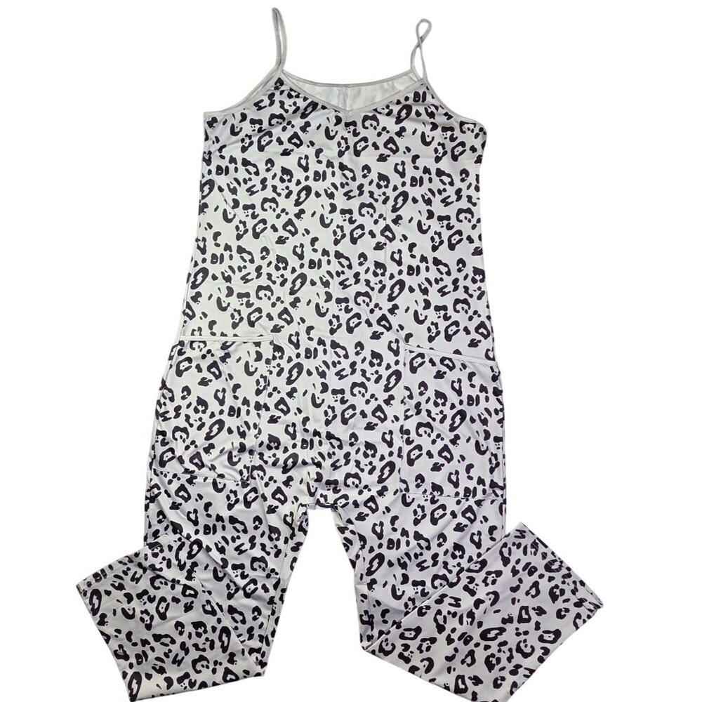 Jumpsuit Womens Medium Snow Leopard Print Pockets Soft Lightweight Lounge NEW